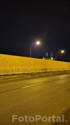 Katedra z poziomu ulicy remontowanego mostu Chrobrego