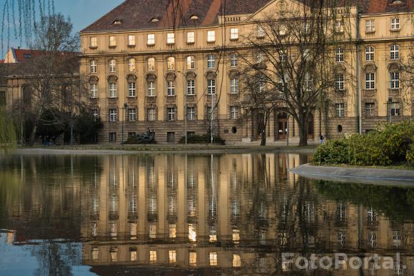 Budynek Dyrekcji Kolei al. Niepodległości 8