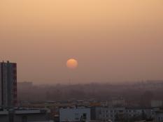 Zachód Słońca z saharyjskim pyłem  25 luty 2021