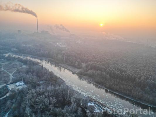 Elektrociepłownia Karolin po wschodzie ☀️