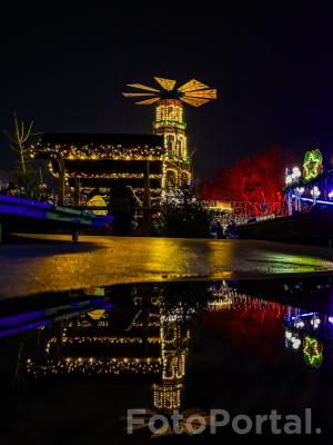Świąteczna wioska na placu Wolności