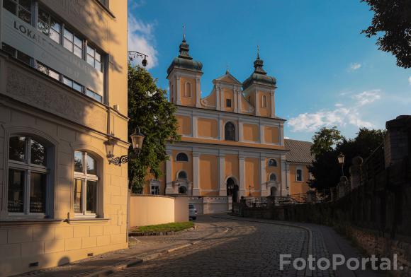 Zamkowa utopiona w słońcu