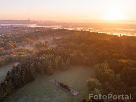 Mroźny jesienny poranek na Cytadeli