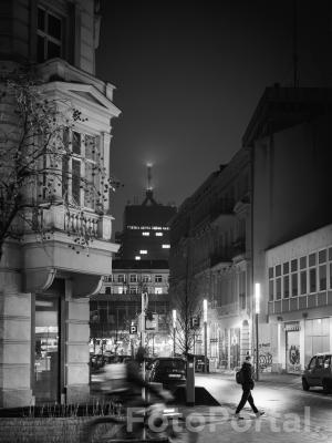 Zimowy wieczór na ulicy 27 Grudnia