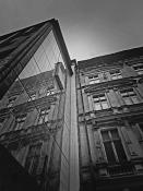 Po drugiej stronie lustra