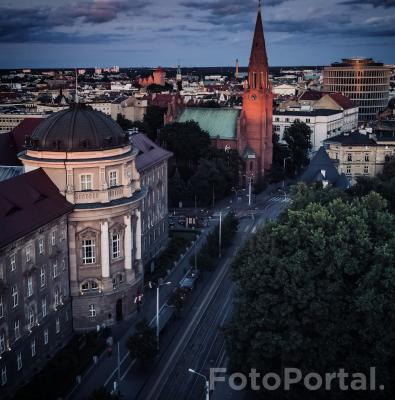 Collegium Maius oraz Kościół Najświętszego Zbawiciela  ul. Fredry w Poznaniu