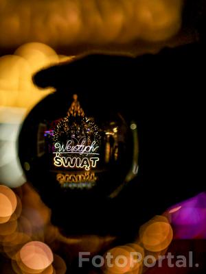 Wesołych Świąt iluminacja na Targach