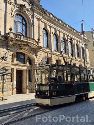 Ul. Ratajczaka z tramwajem "Helmut"