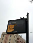 Tablica rozkładu jazdy na przystanku Ogrody