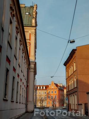 W stronę Placu Kolegiackiego