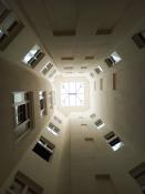 Atrium światła – okna w sercu kamienicy