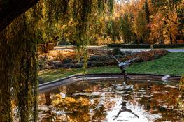 Fontanna w ogrodzie kwiatowym na Cytadeli