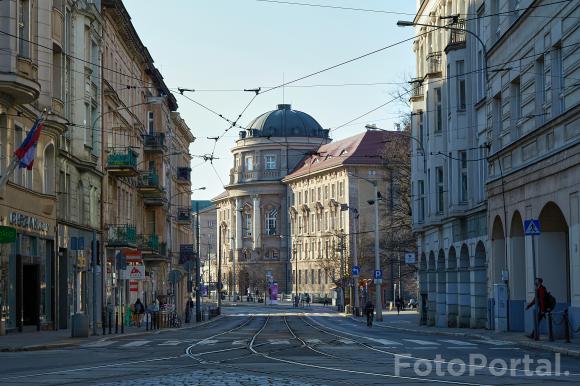 Słoneczny dzień - ulica Fredry