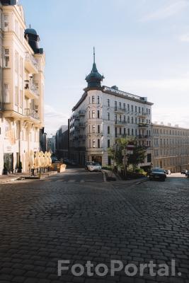 Żelazko w blasku porannego Słońca