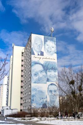 Mural łączy pokolenia