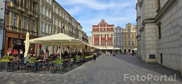 Stary Rynek letnim popołudniem