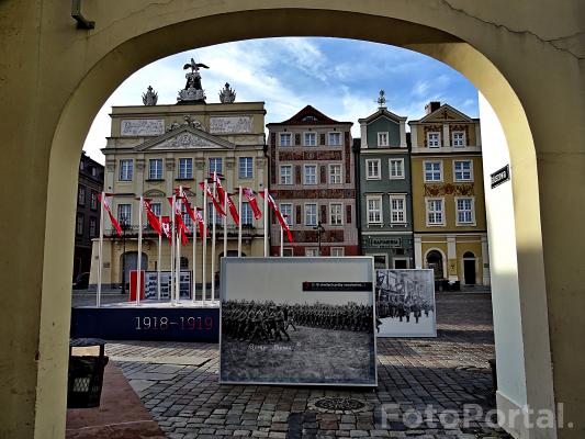 Stary Rynek przed Świętem Niepodległości