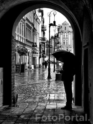 Stary Rynek w kroplach deszczu