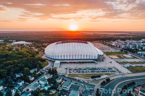 Zachód słońca nad stadionem miejskim