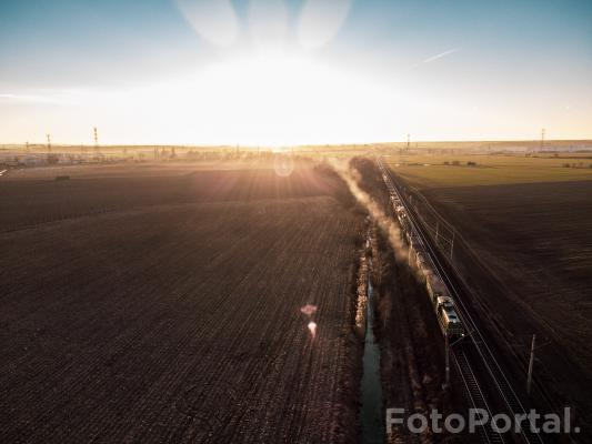 Pociąg dojeżdzający do stacji Poznań-Junikowo