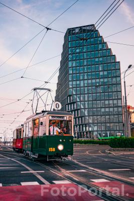 Linie turystyczne na tle bałtyku