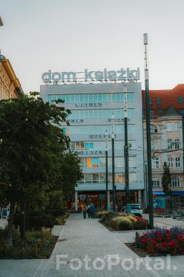 Nowy stary DOM KSIĄŻKI