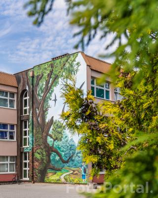 Mural na szkole podstawowej os.Stare Żegrze
