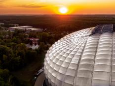 Stadion kładzie się spać