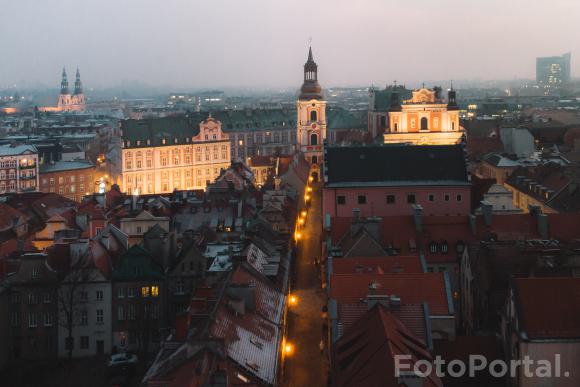 Zimowy wieczór na Starym Mieście