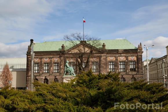 Muzeum Narodowe - słoneczny wiosenny dzień