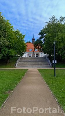 Dzieciniec pod Słońcem
