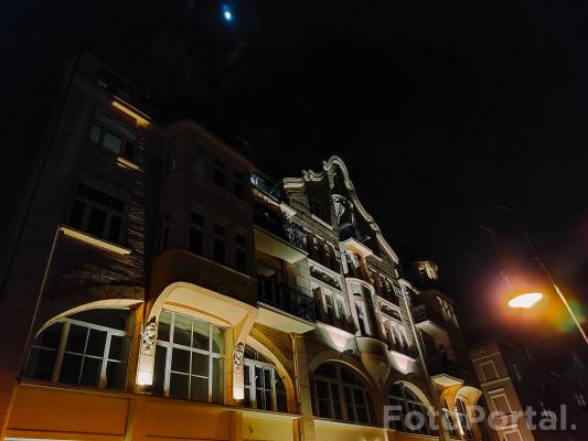 Dużo cienia, mało światła