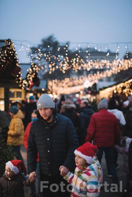 Świąteczny klimat na Placu Wolności