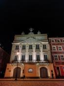 Oświetlona kamienica