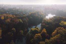 Park Sołacki z lotu ptaka o poranku