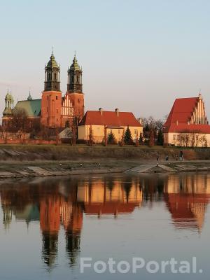 Ostrów Tumski o zachodzie słońca