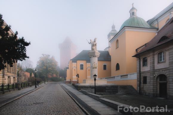 Mglisty poranek na Starym Mieście