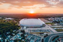 Zachód słońca nad stadionem miejskim