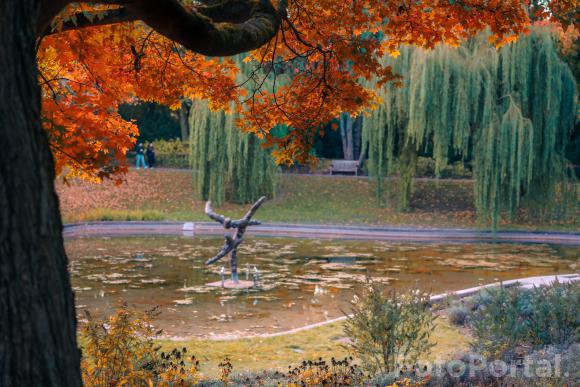 "Pod skrzydłami jesieni"