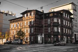 Okna w Szachulcowym antruażu