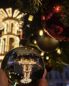 Świąteczna piramida na placu Wolności