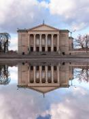 Gmach Teatru Wielkiego w Poznaniu, wzniesiony w 1910 roku według projektu Maxa Littmanna